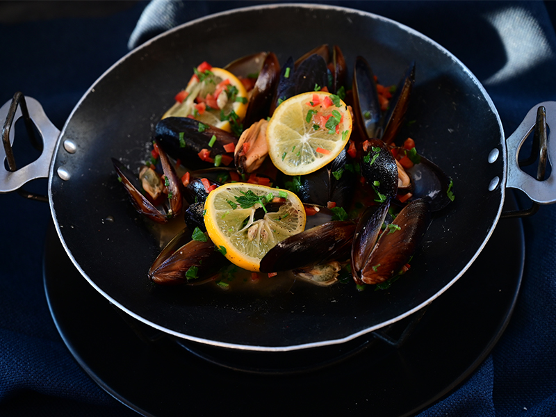 63) Mussels İn Wine Sauce 